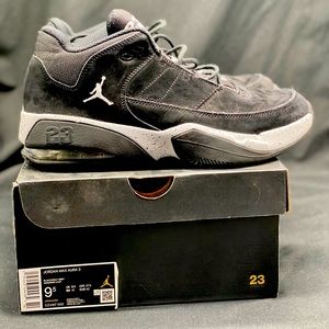 Mens size 9.5 Jordan